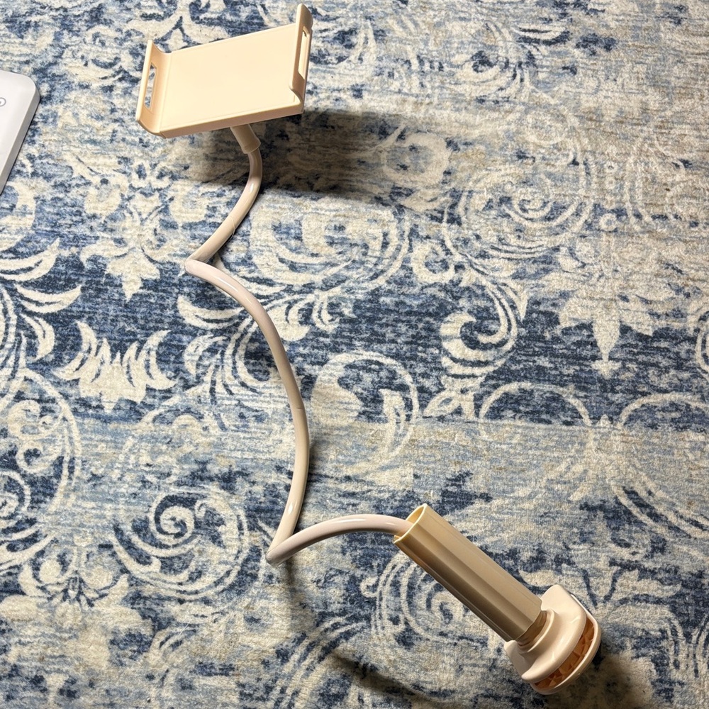 Adjustable Cream Tablet Holder